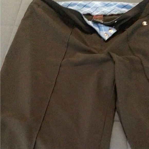 Adorable Champion pleated, long short. Black. Size Large. - Picture 6 of 6